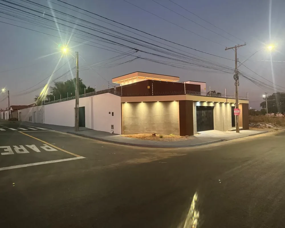 Casa Alto Padrão com Piscina à Venda em Araguaína 1