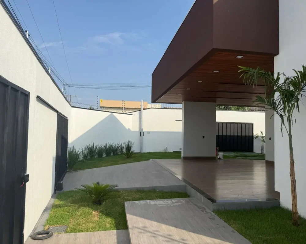 Casa Alto Padrão com Piscina à Venda em Araguaína 4